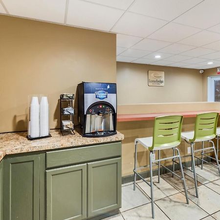 Econo Lodge Inn & Suites Binghamton Εξωτερικό φωτογραφία