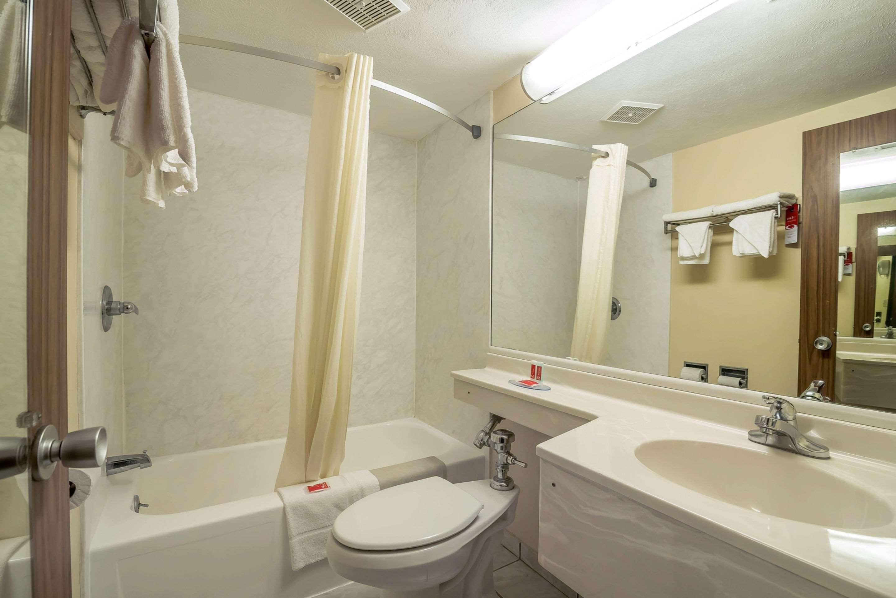 Econo Lodge Inn & Suites Binghamton Εξωτερικό φωτογραφία