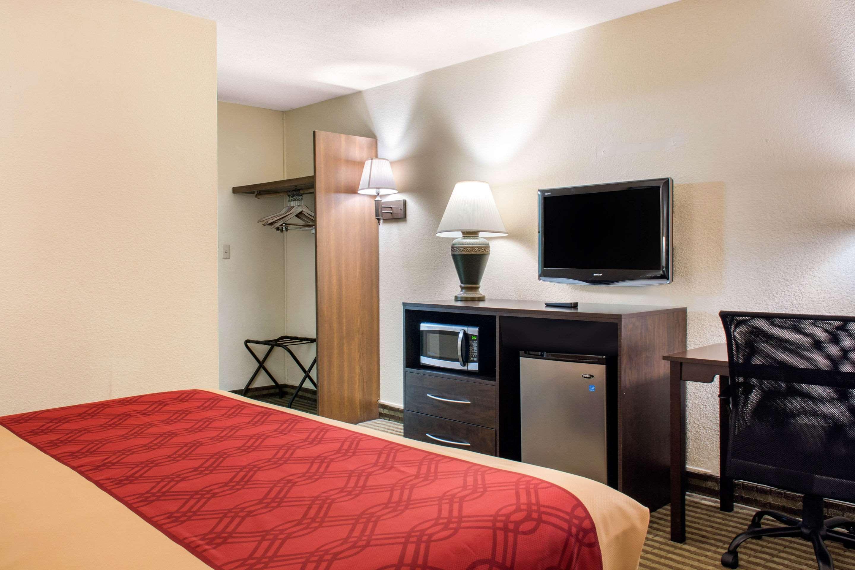 Econo Lodge Inn & Suites Binghamton Εξωτερικό φωτογραφία