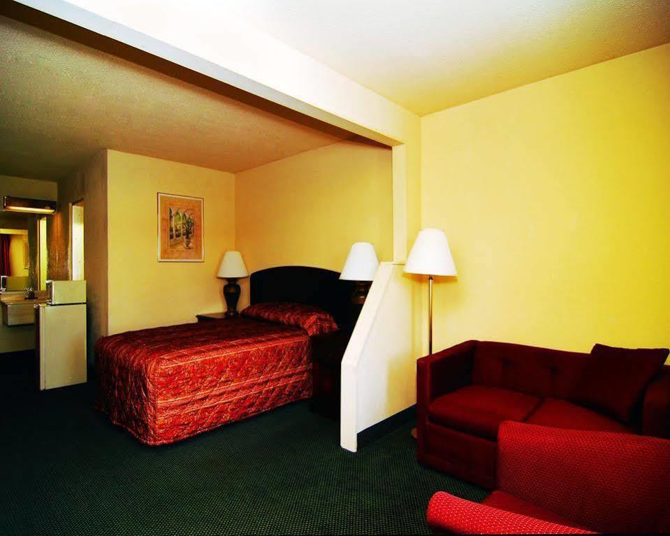 Econo Lodge Inn & Suites Binghamton Εξωτερικό φωτογραφία